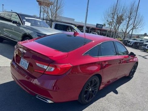Used 2018 Honda Accord Sport image 6