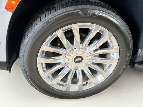 Used 2021 Cadillac Escalade ESV Premium Luxury image 42