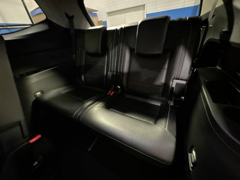 Used 2023 Volkswagen Atlas SEL R-Line image 37