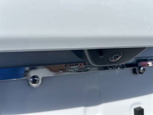 Used 2023 Jeep Grand Cherokee Limited w/ Luxury Tech Group II image 22