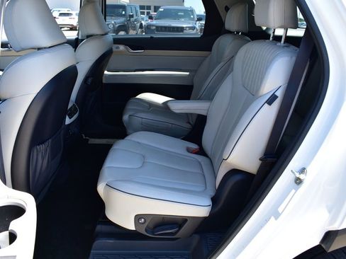 Used 2023 Hyundai Palisade Limited FWD image 22
