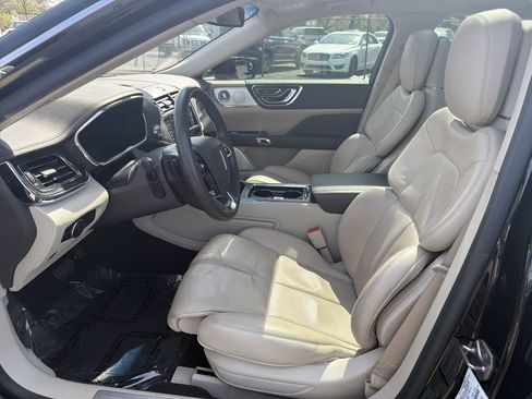 Used 2019 Lincoln Continental Reserve image 11
