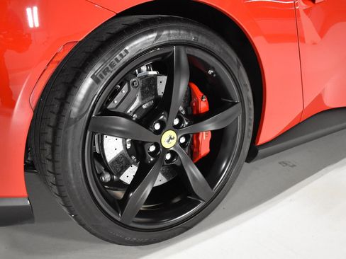 Used 2020 Ferrari Portofino RWD image 10