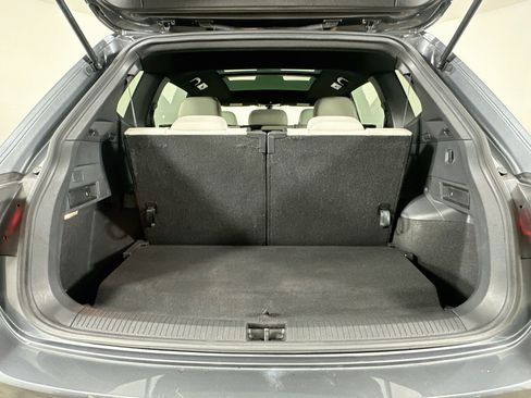 Used 2021 Volkswagen Tiguan SE R-Line w/ 3rd Row Seat Package AWD/4WD image 29