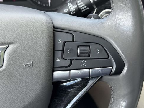 Used 2023 Cadillac XT6 Premium Luxury w/ Technology Package AWD/4WD image 37