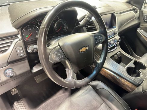 Used 2019 Chevrolet Suburban LT w/ LT Signature Package image 16