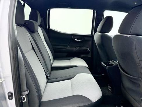 Used 2020 Toyota Tacoma TRD Sport RWD image 16