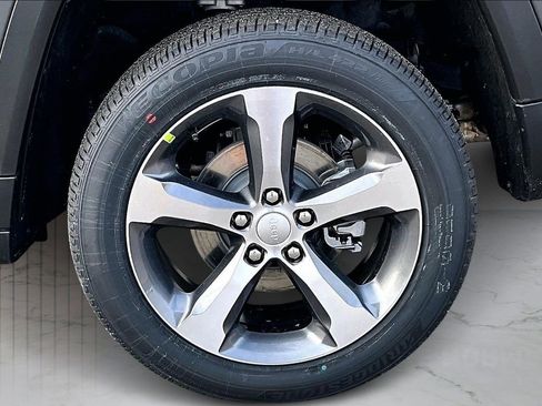 New 2026 Jeep Grand Cherokee Limited image 35