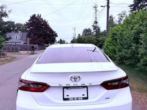 Used 2022 Toyota Camry SE FWD image 7