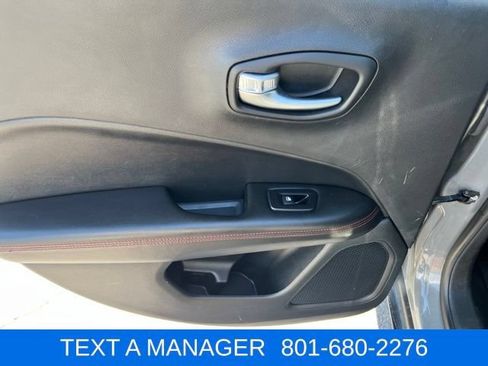 Used 2020 Jeep Compass Trailhawk AWD/4WD image 27