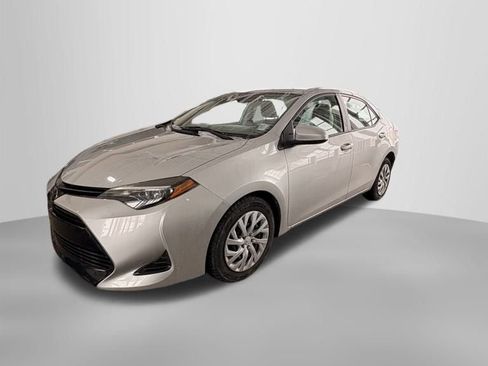Used 2018 Toyota Corolla LE image 1