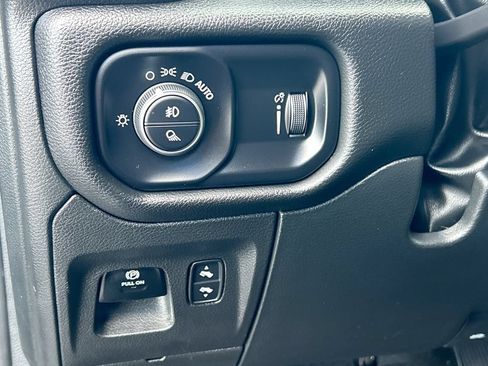Used 2023 RAM 1500 Big Horn AWD/4WD image 33