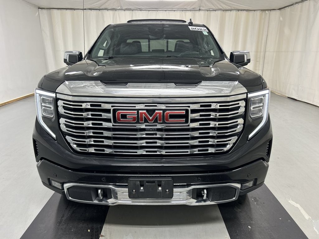Used 2022 GMC Sierra 1500 Denali w/ Denali Reserve Package AWD/4WD image 3