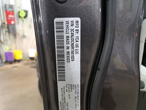 Certified 2024 Jeep Compass Limited image 32