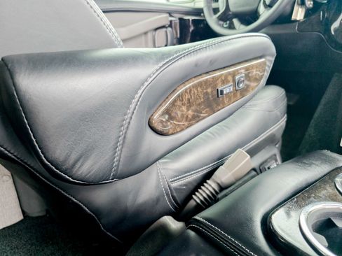 Used 2025 Chevrolet Express 2500 w/ Driver Convenience Package image 32