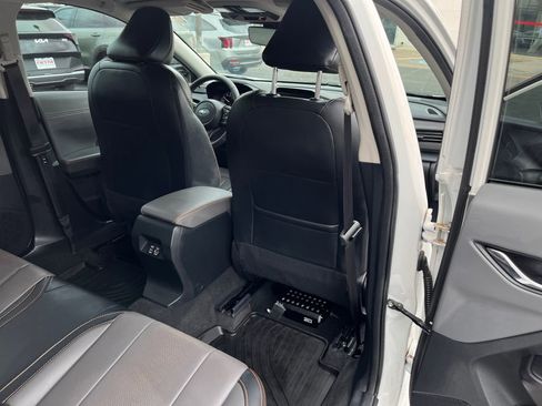 Used 2025 Subaru Crosstrek 2.5i Limited w/ Crosstrek Mirror Package image 17