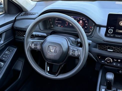 Used 2025 Honda Accord SE image 31
