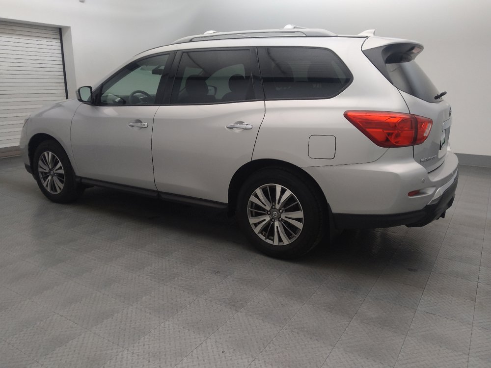 Used 2019 Nissan Pathfinder S FWD image 3
