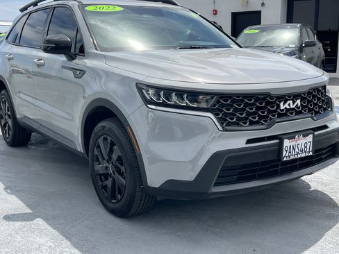 Used 2022 Kia Sorento S image 11