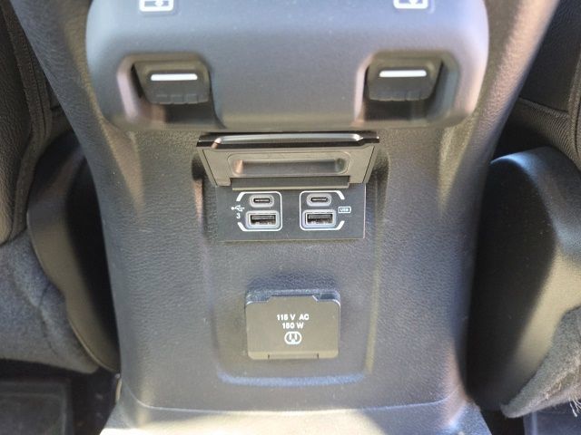 Used 2020 Jeep Wrangler Unlimited Sahara AWD/4WD image 23