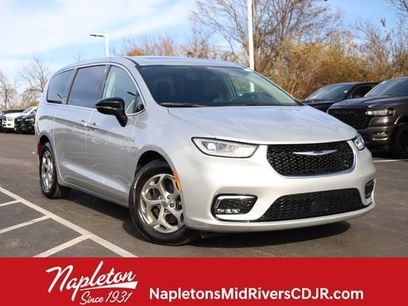 Used 2024 Chrysler Pacifica Limited