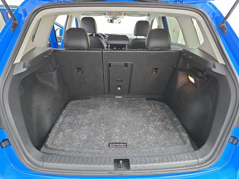 Certified 2022 Volkswagen Taos SEL w/ Panoramic Sunroof Package image 12