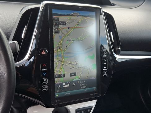 Used 2018 Toyota Prius Prime Premium FWD image 13