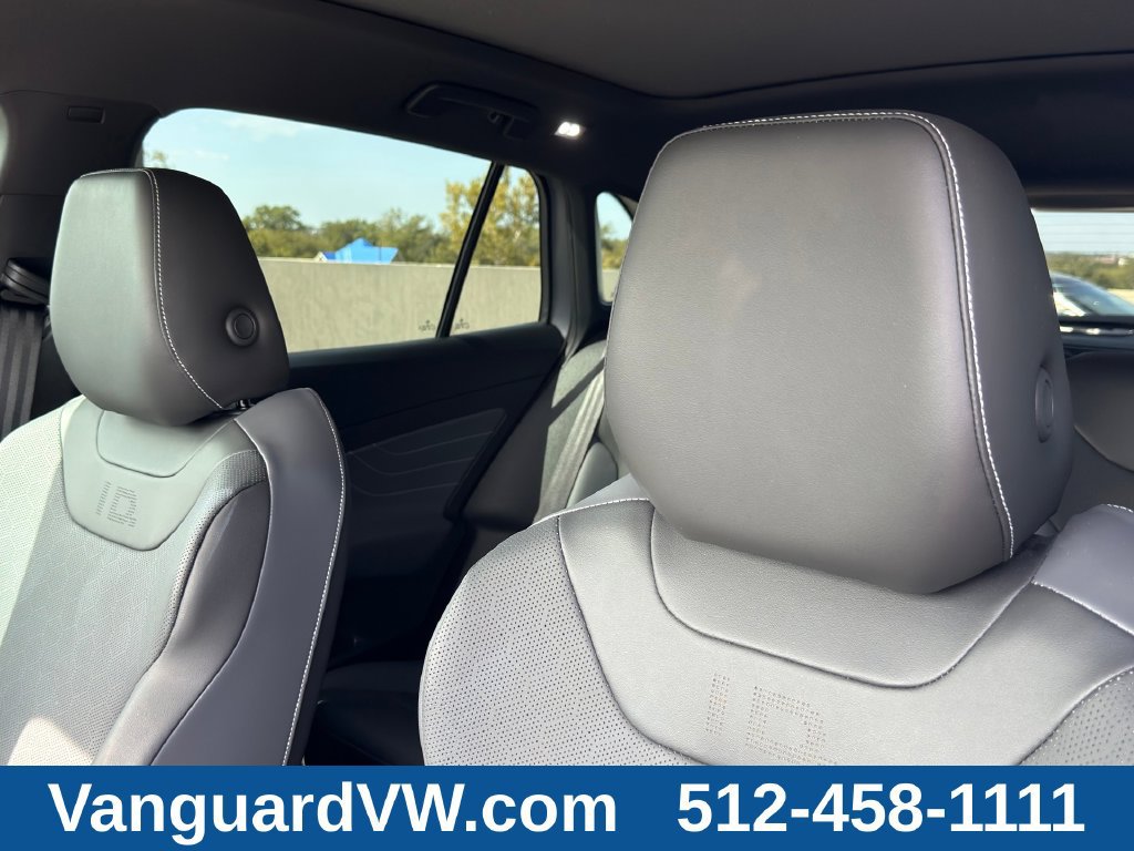 Used 2023 Volkswagen ID.4 Pro S AWD/4WD image 11