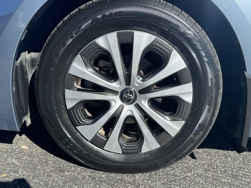 Used 2022 Toyota Corolla LE image 9