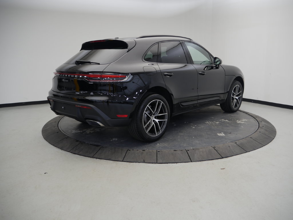 Certified 2026 Porsche Macan AWD/4WD image 7