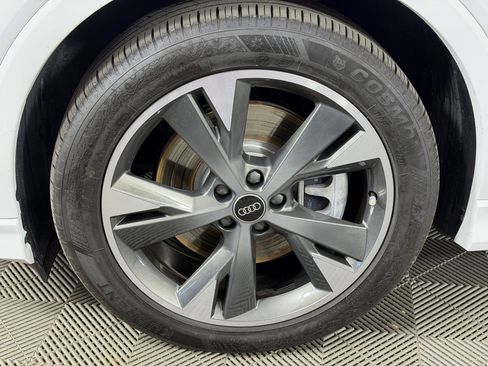Used 2024 Audi Q4 e-tron Premium w/ Convenience Package AWD/4WD image 12