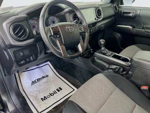 Used 2023 Toyota Tacoma TRD Off-Road image 9