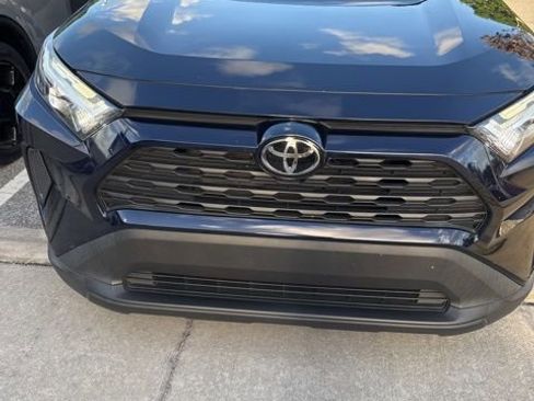 Used 2022 Toyota RAV4 XLE image 3