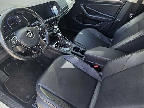 Used 2019 Volkswagen Jetta SEL w/ Cold Weather Package FWD image 16