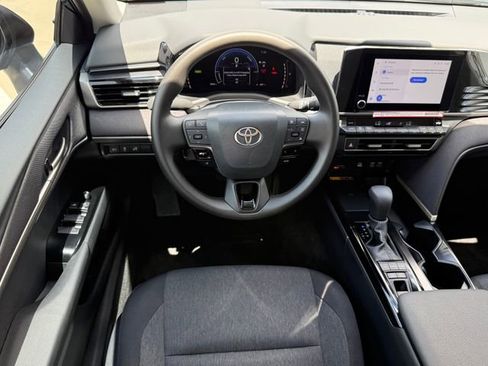 Used 2026 Toyota Camry LE w/ Convenience Package FWD image 22
