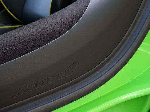 Used 2025 McLaren Artura Spider image 23