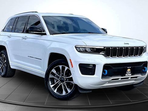 Used 2022 Jeep Grand Cherokee Overland AWD/4WD image 22