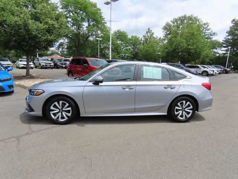 Used 2023 Honda Civic LX image 3