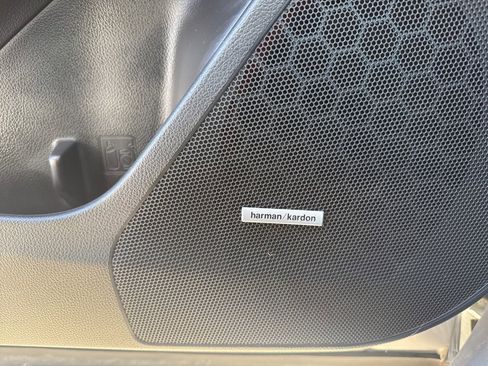 Used 2017 Subaru Forester 2.5i Limited image 20