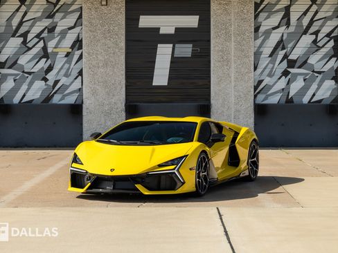 Used 2024 Lamborghini Revuelto AWD/4WD image 5