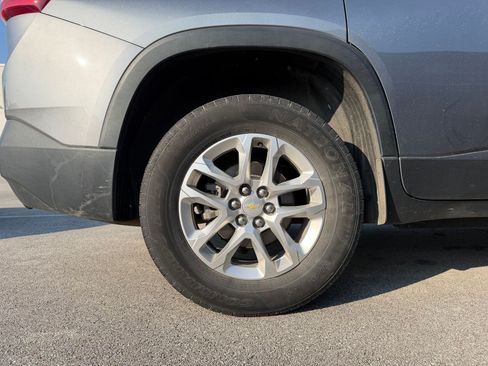 Used 2021 Chevrolet Traverse LS FWD image 8
