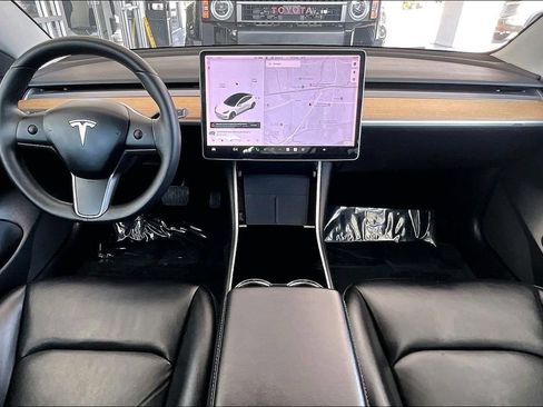 Used 2020 Tesla Model 3 Standard Range Plus RWD image 7