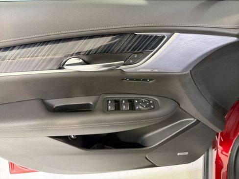 Used 2024 Cadillac XT6 Premium Luxury w/ Technology Package image 12