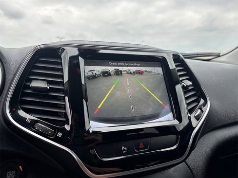 Used 2020 Jeep Cherokee Limited image 20