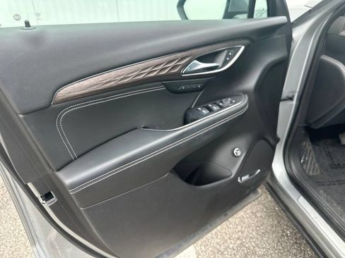Used 2023 Buick Envision Avenir AWD/4WD image 13