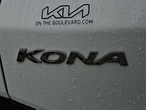 Used 2021 Hyundai Kona Limited image 31