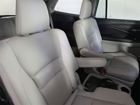Used 2022 Honda Pilot Elite image 36