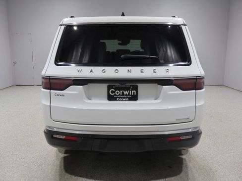 Used 2024 Jeep Wagoneer Series III AWD/4WD image 3