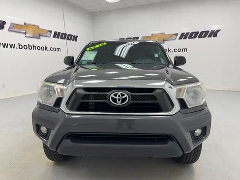 Used 2015 Toyota Tacoma 4x4 Double Cab w/ SR5 Package image 2