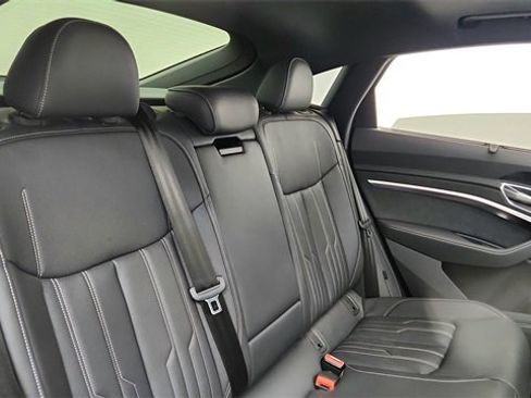Used 2023 Audi e-tron S Prestige w/ Prestige Package image 25